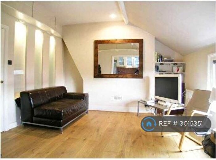 1 Bedroom Flat To Rent In Rosemary Lane, London, SW14