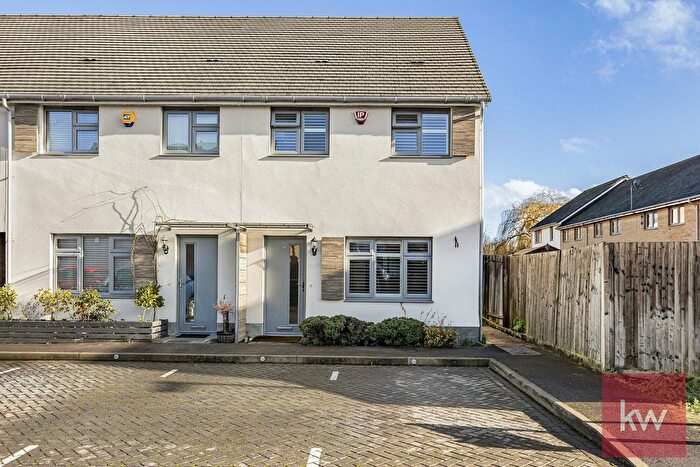 2 Bedroom End Terrace House For Sale In Cygnet Way, Maidenhead, Berkshire, SL6