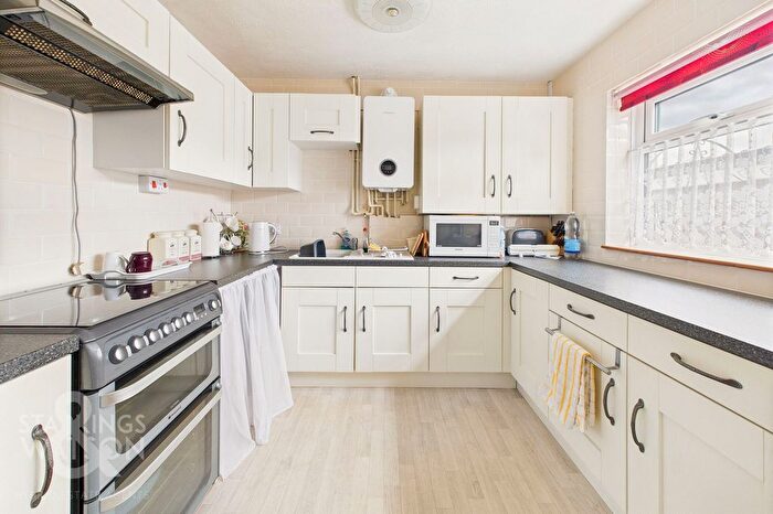 3 Bedroom Semi-Detached Bungalow For Sale In St. Laurence Avenue, Brundall, Norwich, NR13