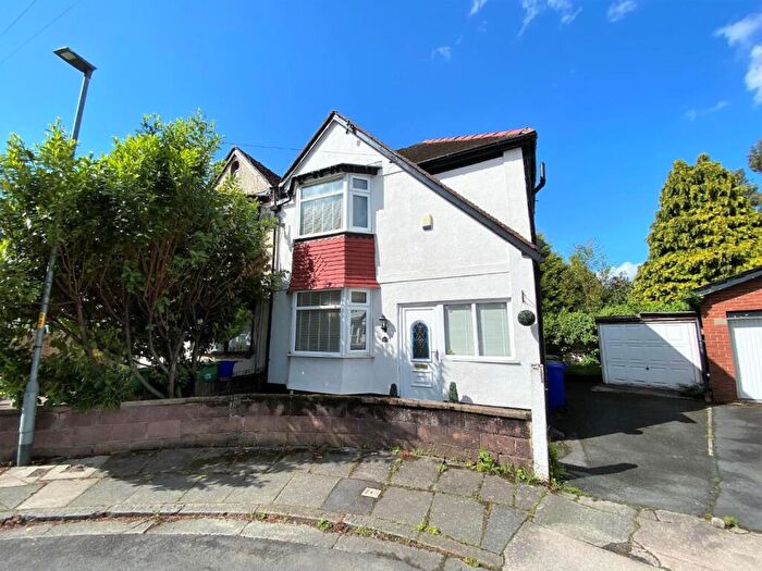 3 Bedroom Semi-Detached House For Sale In Highcroft Avenue, West Didsbury, M20