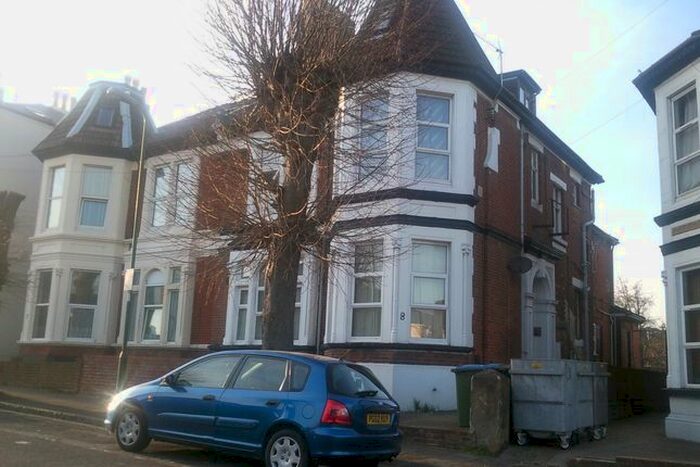 Studio To Rent In Denzil Avenue, Southampton, SO14