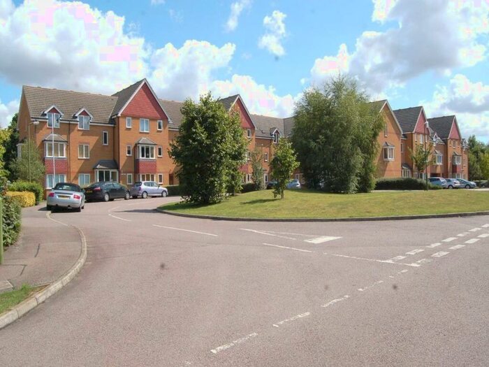 2 Bedroom Apartment To Rent In Redoubt Close, Hitchin, SG4