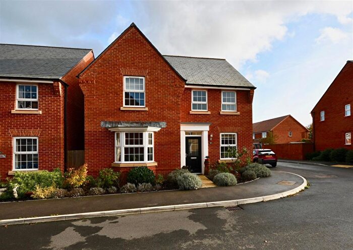 4 Bedroom Detached House For Sale In Stawell Road, Bishops Lydeard, Taunton, TA4