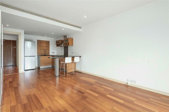 2 Bedroom Apartment To Rent In Queenstown Road, London, SW11