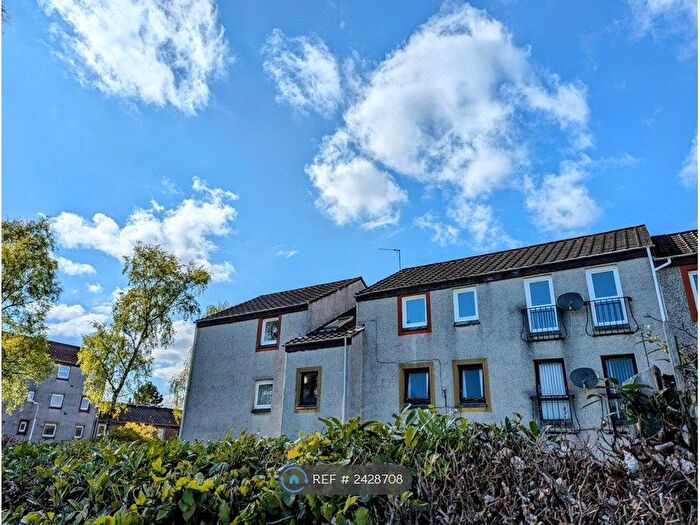 3 Bedroom Flat To Rent In Kerrera Place, Glenrothes, KY7