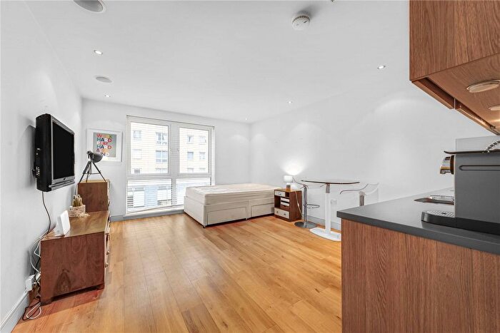 Studio To Rent In Park Street, London, SW6