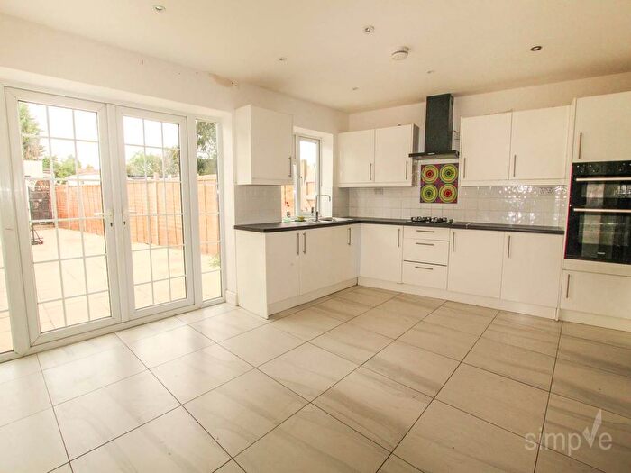 4 Bedroom Property To Rent In Waltham Avenue, Hayes, Middlesex, UB3