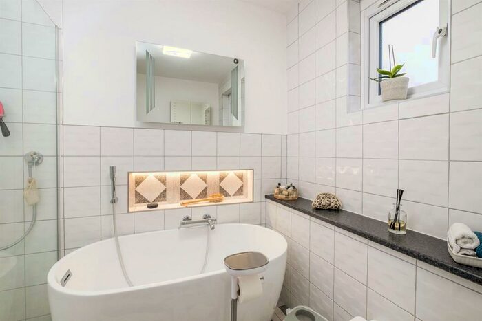 3 Bedroom House To Rent In Augustus Close, Cambridge, CB4