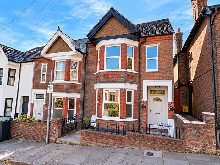 4 Bedroom Semi Detached House For Sale In Havelock Road, Luton, LU2