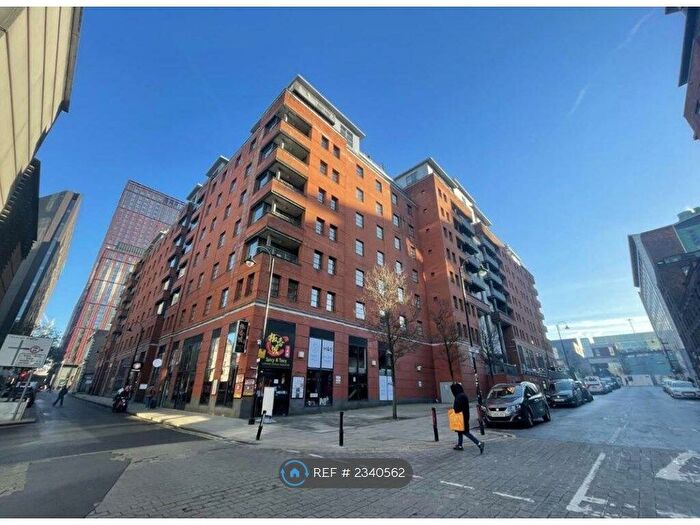 2 Bedroom Flat To Rent In The Quadrangle, Manchester, M1