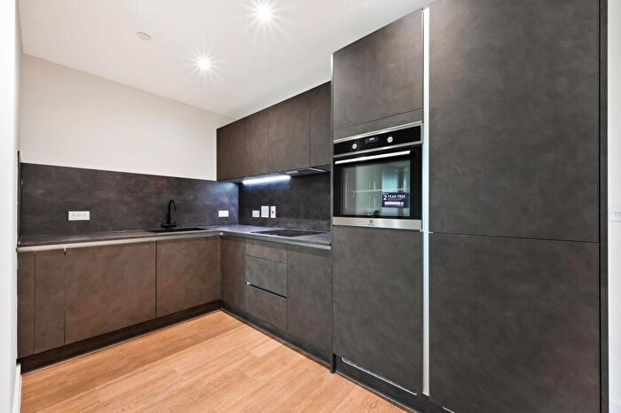 2 Bedroom Apartment To Rent In Hendon Waterside, London, NW9
