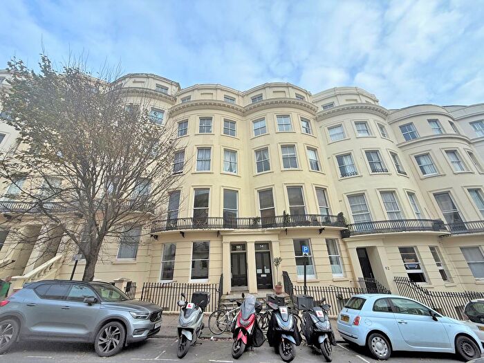 1 Bedroom Flat For Sale In Brunswick Place, Hove, BN3