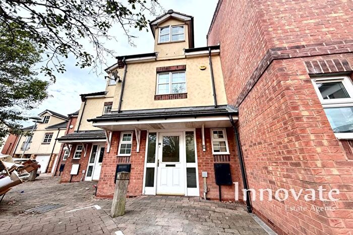3 Bedroom Terraced House To Rent In Manorhouse Close, Walsall, WS1