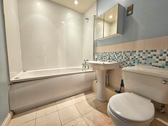 2 Bedroom Duplex To Rent In Spa Road, Gloucester, GL1