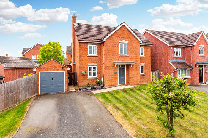 4 Bedroom Detached House For Sale In Farndish Close, Rushden, NN10