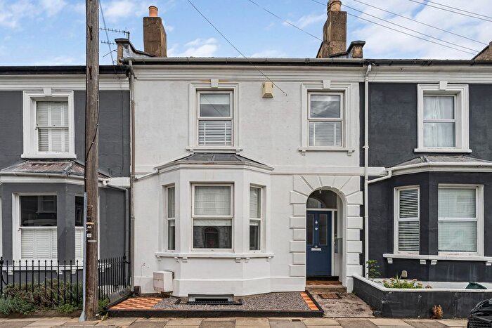 3 Bedroom Terraced House For Sale In Leighton Road, Cheltenham, GL52