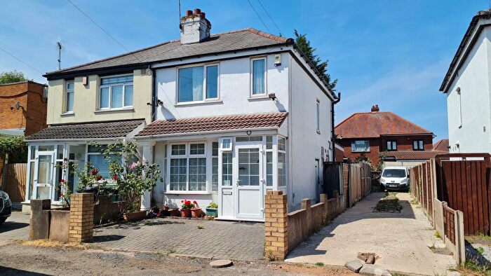 3 Bedroom Semi-Detached House To Rent In Cranbourne Place, West Bromwich, Sandwell, B71