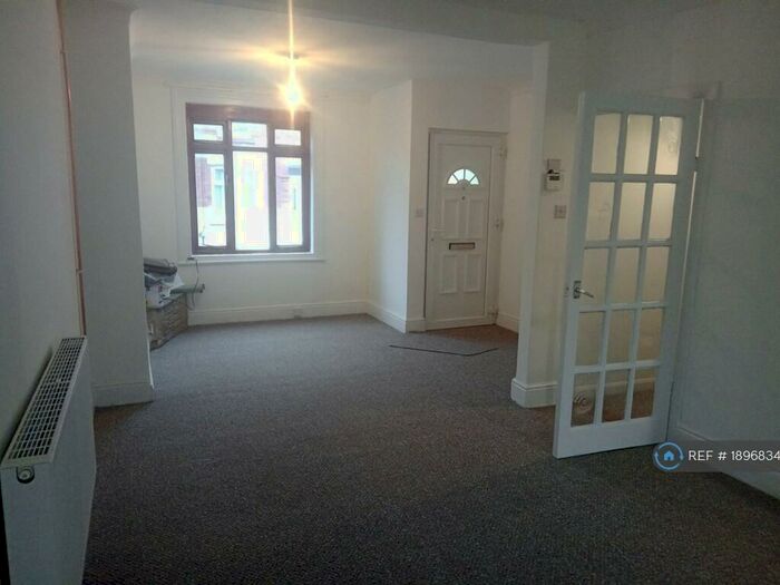 2 Bedroom Terraced House To Rent In Stanley Street, Northampton, NN2