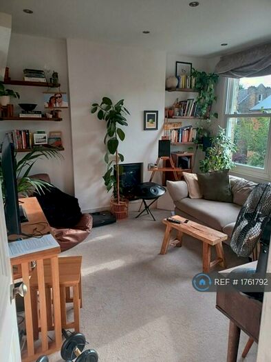 1 Bedroom Flat To Rent In Ellerton Road, Surbiton, KT6
