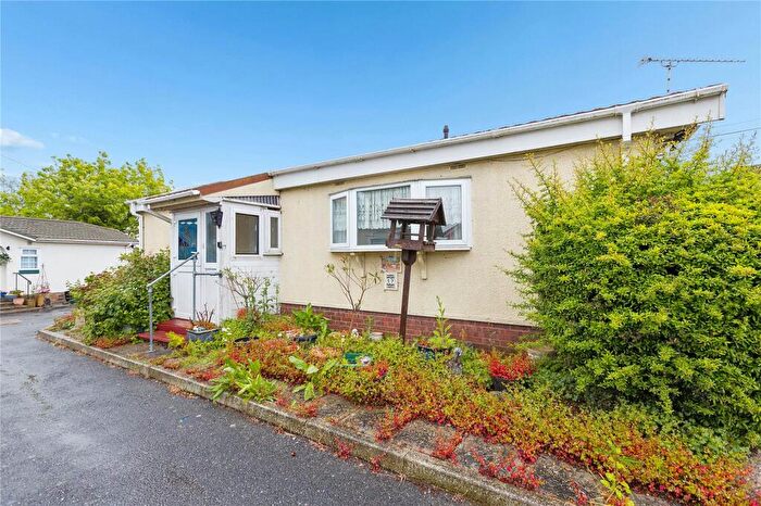 2 Bedroom Park Home For Sale In Crays Hill Park, Crays Hill, Billericay, Essex, CM11