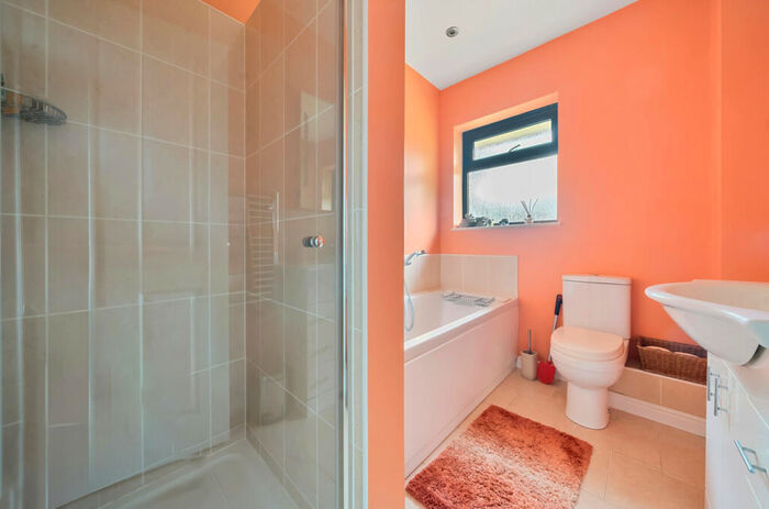 4 Bedroom Detached House For Sale In April Grove, Sarisbury Green, Hampshire, SO31
