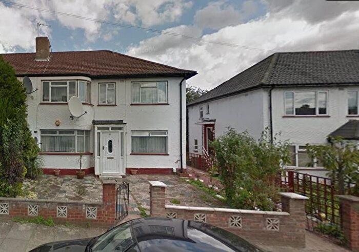 Maisonette To Rent In Otterburn Gardens, Isleworth, TW7