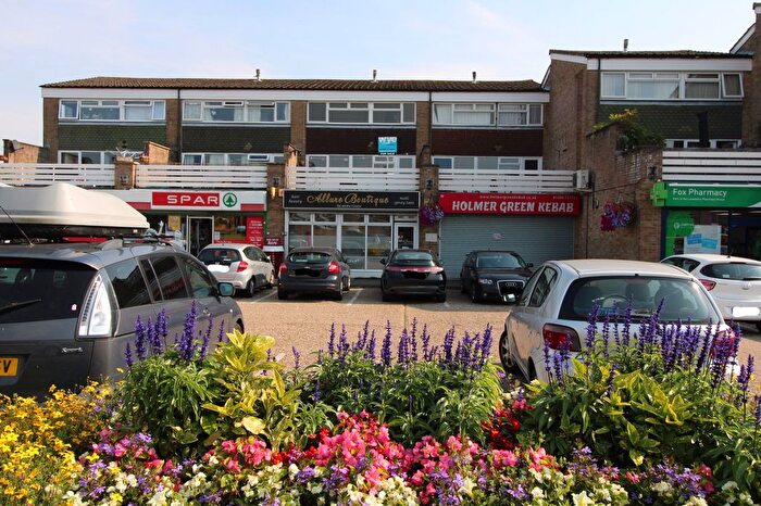 3 Bedroom Property To Rent In Turners Place, Holmer Green, HP15