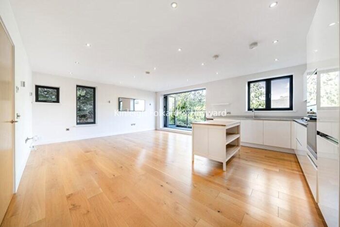2 Bedroom Apartment To Rent In Bickley Park Road Bromley, BR1