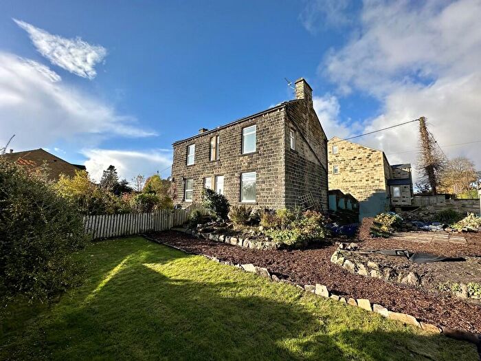 2 Bedroom Cottage To Rent In Prospect Road, Eldwick, BD16