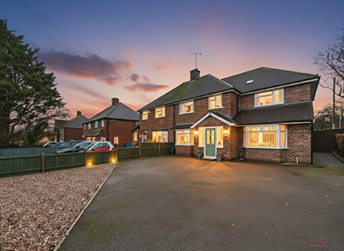 4 Bedroom Semi Detached House For Sale In Randwick Road, Tuffley, GL4