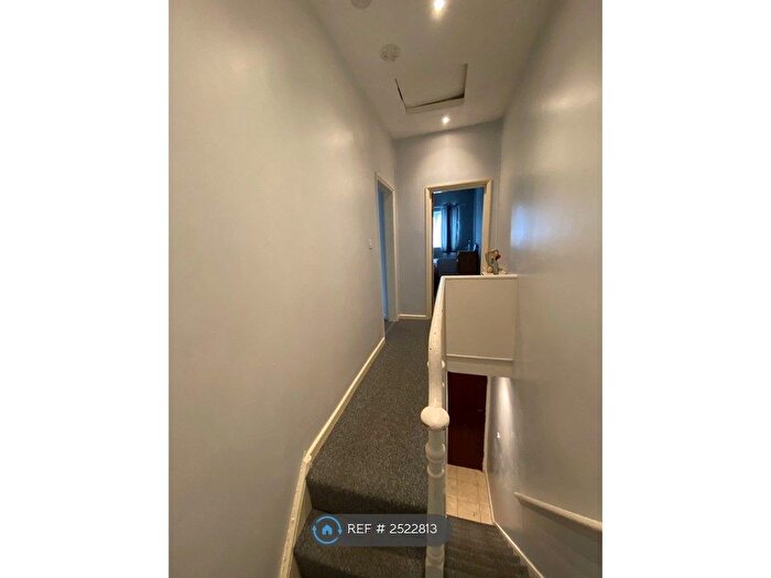 3 Bedroom Flat To Rent In Derby Road, Southampton, SO14