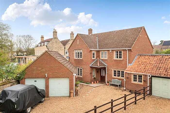 4 Bedroom Detached House For Sale In Main Road, Biddenham, MK40