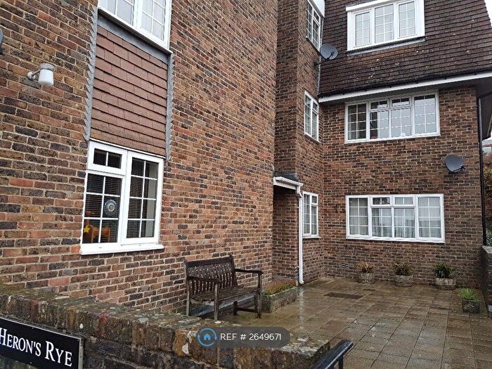 2 Bedroom Flat To Rent In Herons Rye, Pulborough, RH20