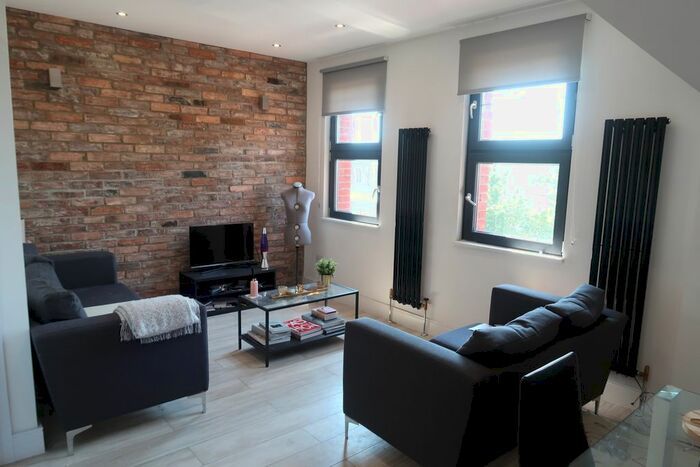 2 Bedroom Flat To Rent In Holloway Road, London, N19