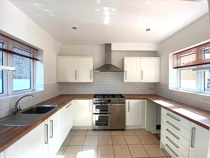 2 Bedroom Semi-Detached House To Rent In Pall Mall, Leigh On Sea, SS9