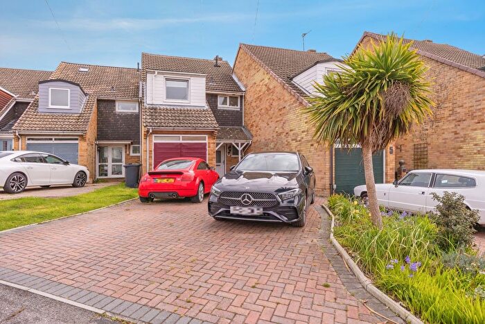 3 Bedroom Semi Detached House For Sale In Marlborough Close, Waterlooville, Hampshire, PO7