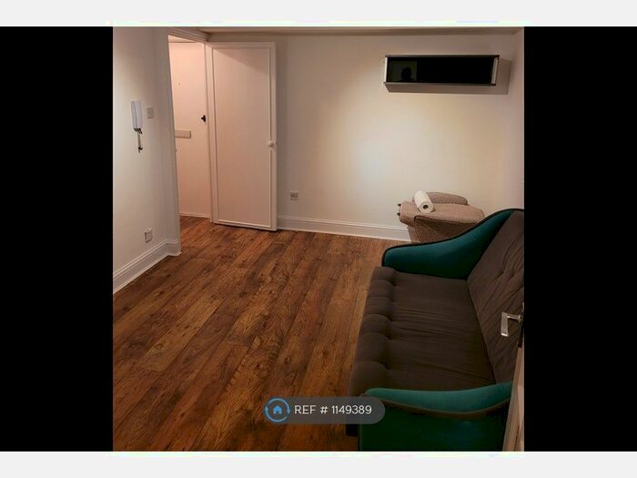 Studio To Rent In Russet House, Grays RM17