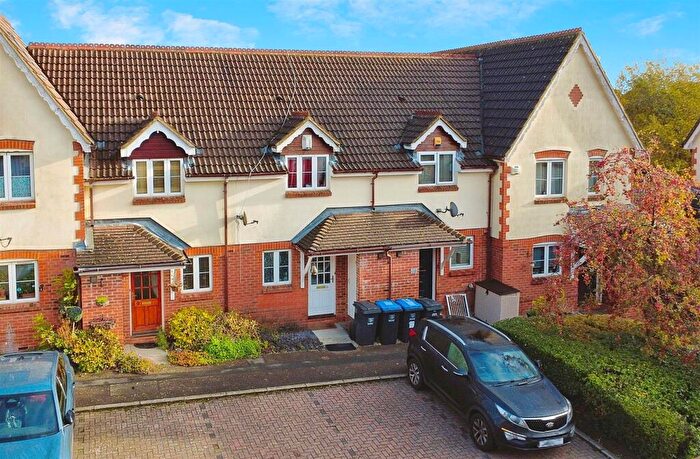 2 Bedroom Terraced House For Sale In Bencroft Road, Hemel Hempstead, HP2