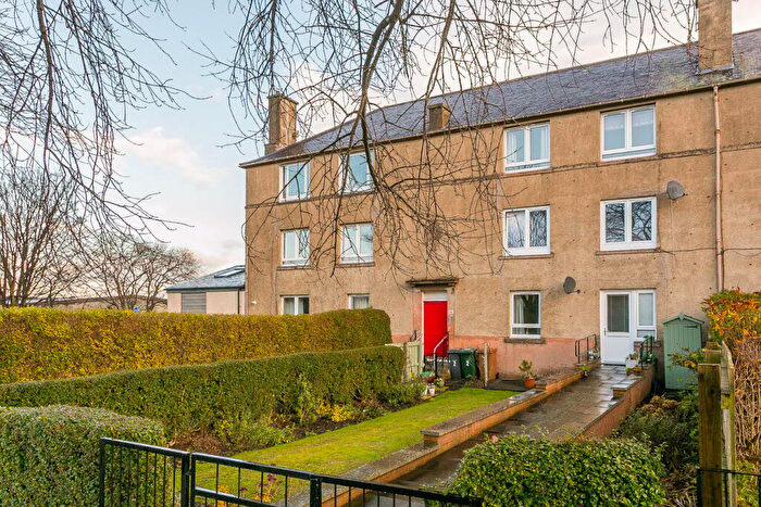 2 Bedroom Flat For Sale In Hutchison Crossway, Edinburgh, EH14