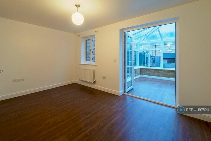 4 Bedroom Terraced House To Rent In Rosebery Mews, High Wycombe, HP13