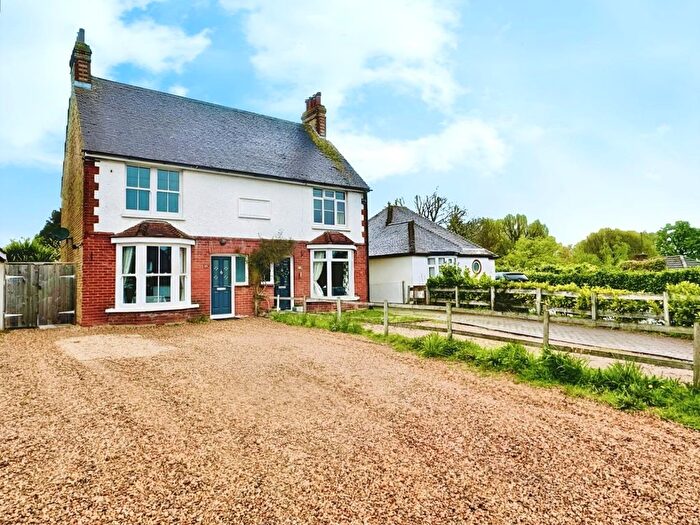 3 Bedroom Semi-Detached House For Sale In Sandyhurst Lane, Ashford, TN25