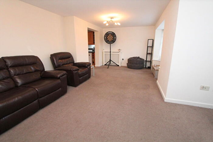 2 Bedroom Flat For Sale In Madison Avenue, Brierley Hill., DY5