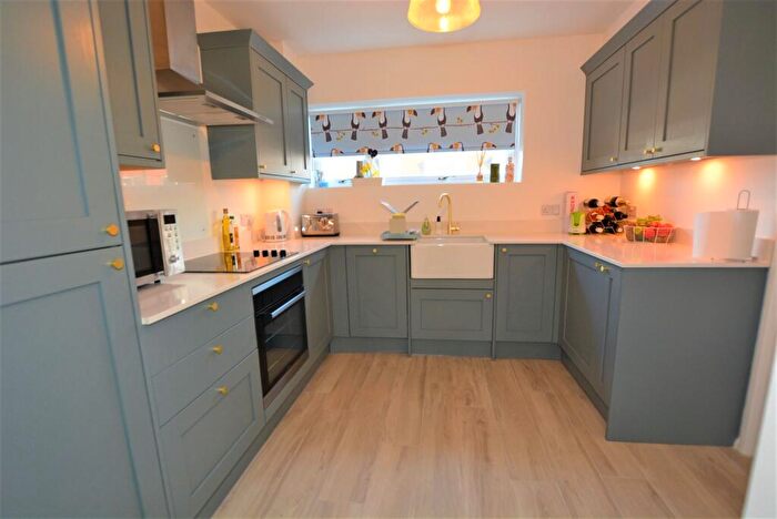 3 Bedroom Maisonette For Sale In Grove Court, Beaconsfield, HP9
