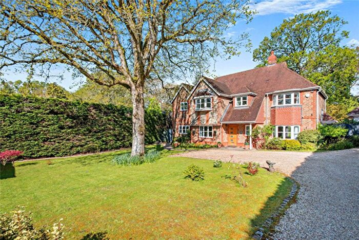 5 Bedroom Detached House For Sale In Oak Close, Baughurst, Tadley, Hampshire, RG26