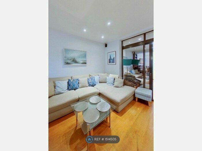 4 Bedroom End Of Terrace House To Rent In Western Avenue, London, W3