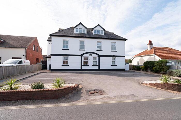 2 Bedroom Apartment To Rent In West Lane, Hayling Island, PO11