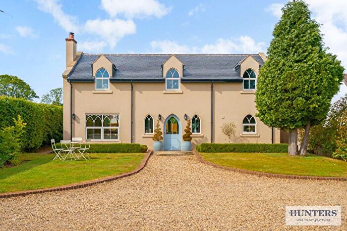 3 Bedroom Detached House For Sale In Middlefield Lane, Kirk Smeaton, WF8
