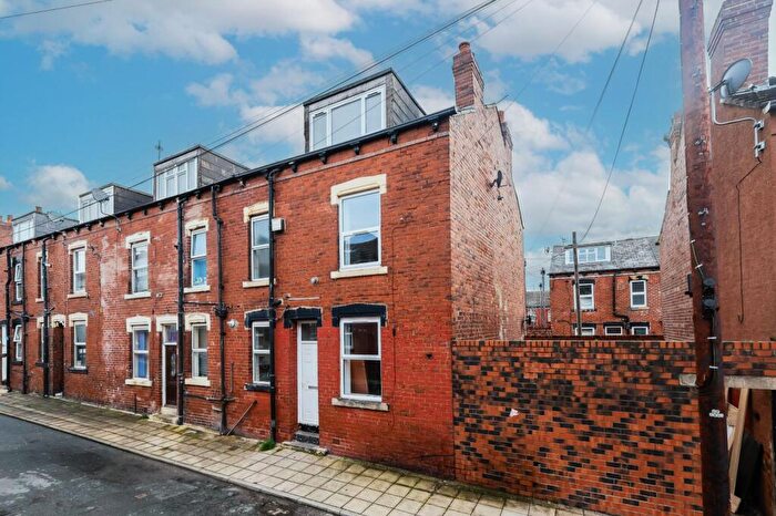2 Bedroom Terraced House For Sale In Claremont Place, Leeds, West Yorkshire, LS12