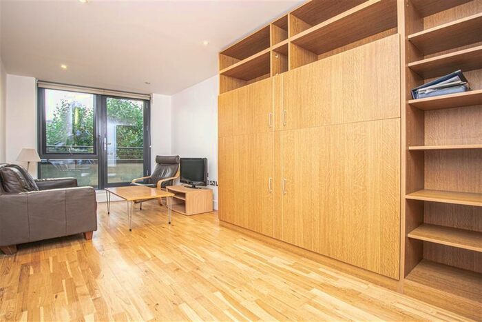 1 Bedroom Flat To Rent In Southwark Bridge Road, London, SE1