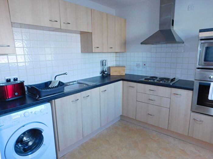 2 Bedroom Flat To Rent In Whitehall Place, Rosemount, Aberdeen, AB25